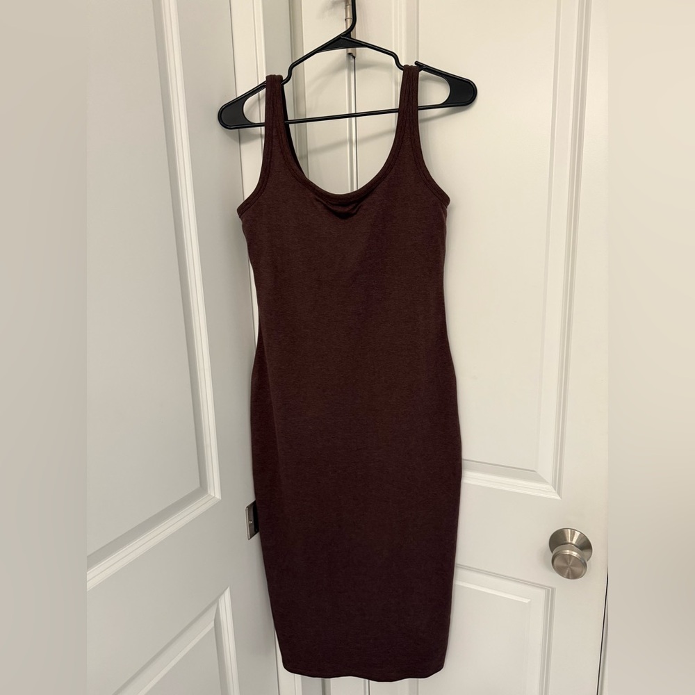 Vuori Halo Essential Dress